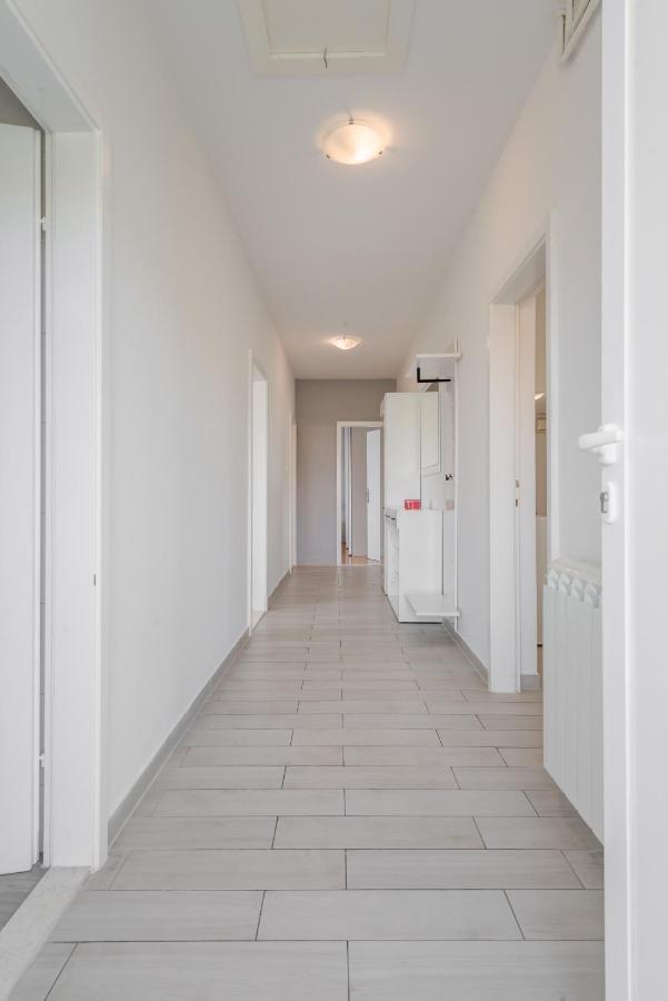 Apartments By The Sea Slatine, Ciovo - 11047 외부 사진