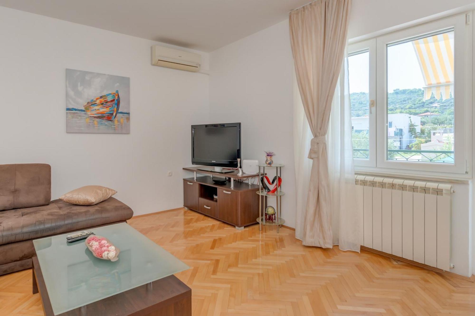 Apartments By The Sea Slatine, Ciovo - 11047 객실 사진